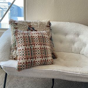 Donated
Minimalist Throw Pillow